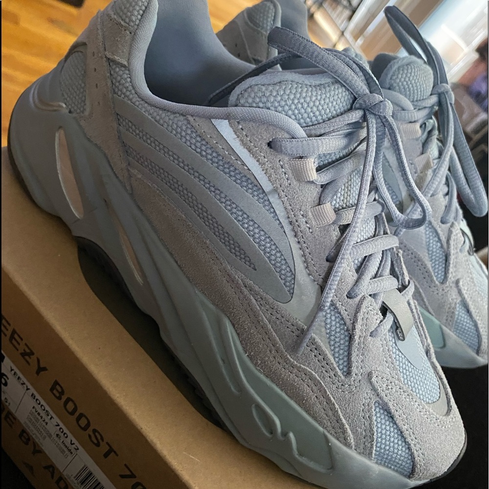 yeezy 700 house blue